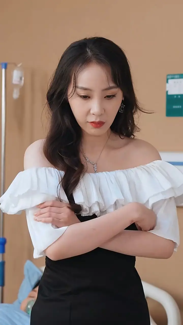 《贬值之美女主播爱上我》：一场意外的甜蜜邂逅